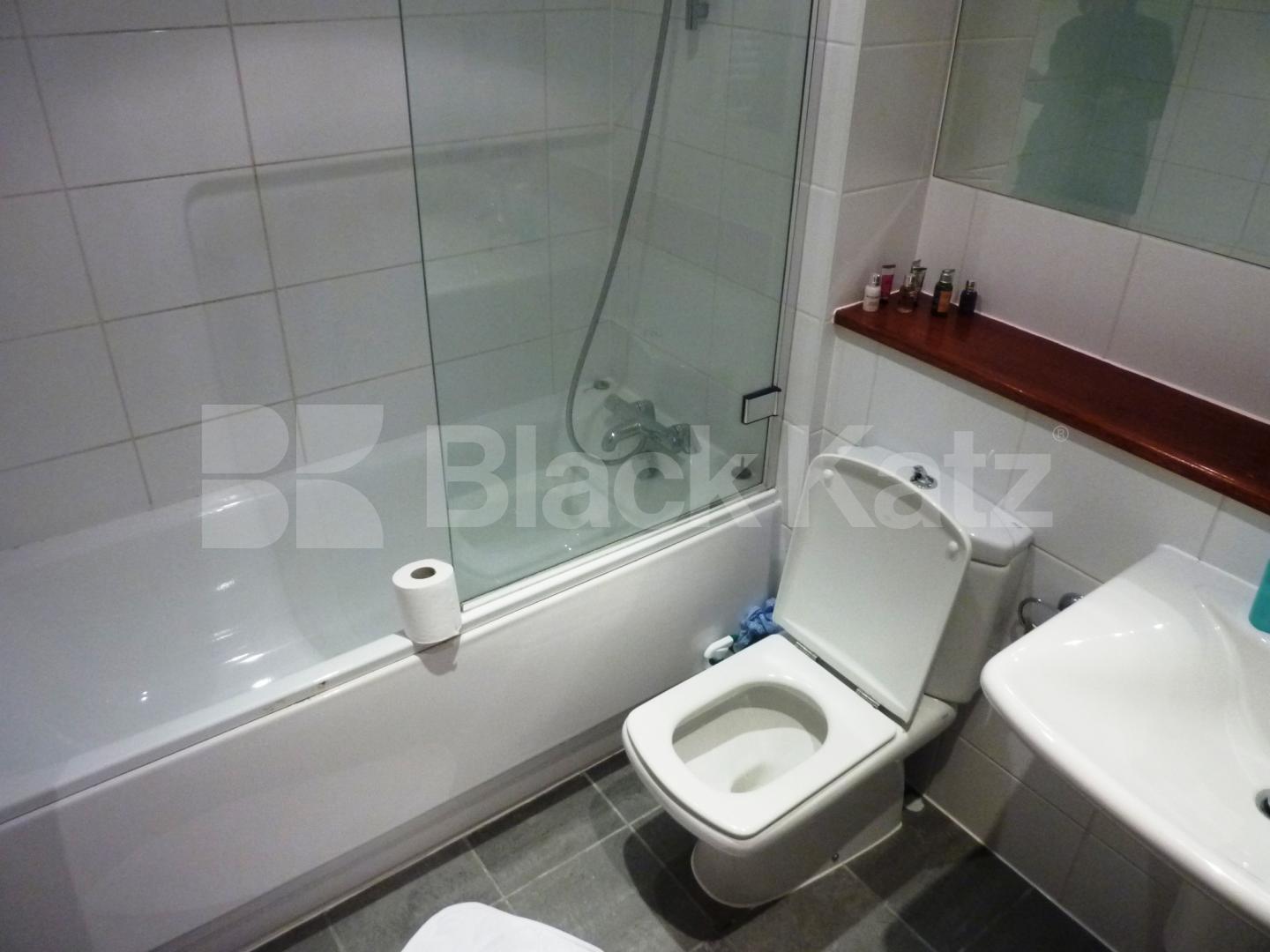 			CAMDEN GIRLS SCHOOL CATCHMENT AREA!, 2 Bedroom, 1 bath, 1 reception Flat			 Canal Boulevard, Camden Road, CAMDEN